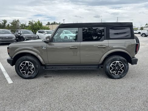Used 2025 Ford Bronco Outer Banks AWD/4WD image 11