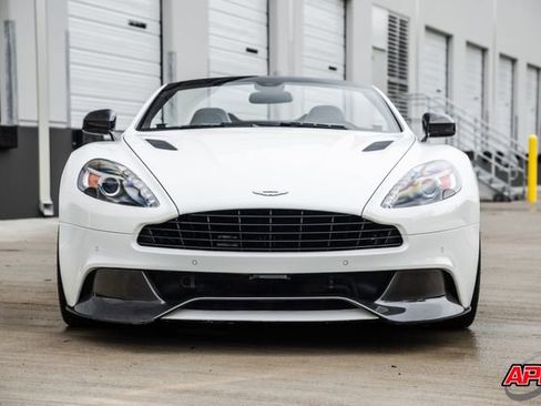 Used 2016 Aston Martin Vanquish Volante image 17