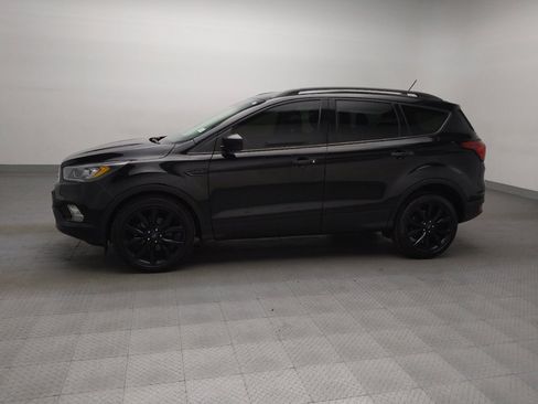 Used 2019 Ford Escape SE image 2