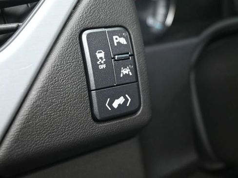 Used 2019 GMC Yukon XL SLT w/ Open Road Package AWD/4WD image 18