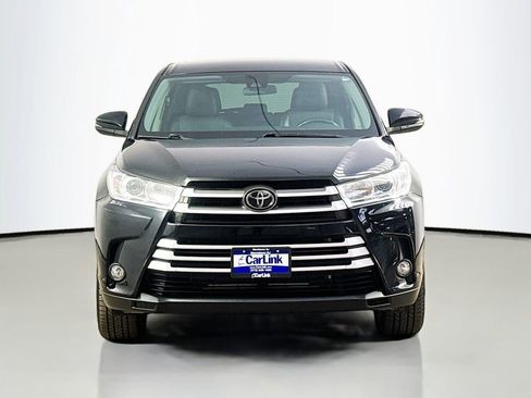 Used 2019 Toyota Highlander Plus AWD/4WD image 2
