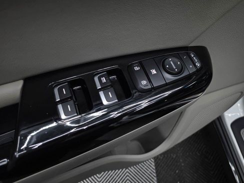 Used 2021 Kia Sportage S w/ S AWD Premium Package image 31