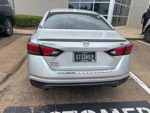 Used 2019 Nissan Altima 2.5 SR w/ SR Premium Package FWD image 12