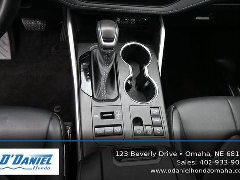 Used 2023 Toyota Highlander XLE AWD/4WD image 33