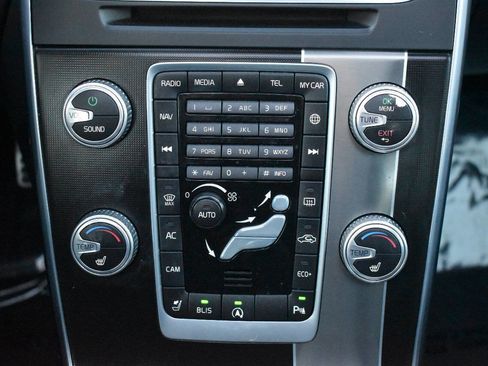 Used 2016 Volvo S60 T5 R-Design image 29