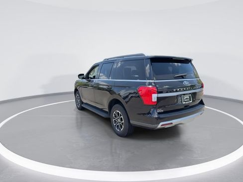 Used 2024 Ford Expedition XLT RWD image 6