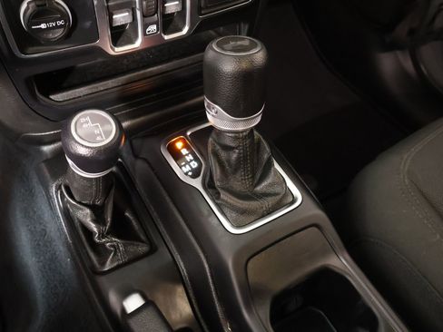 Used 2021 Jeep Wrangler Unlimited Sport AWD/4WD image 8