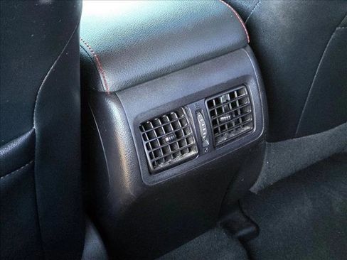 Used 2016 Toyota Camry XSE image 16