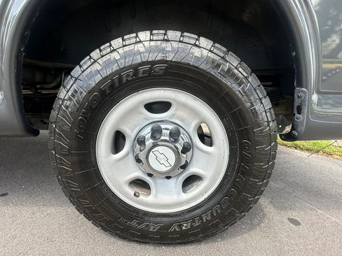 Used 2017 Chevrolet Express 3500 LT w/ LT Preferred Equipment Group RWD image 9