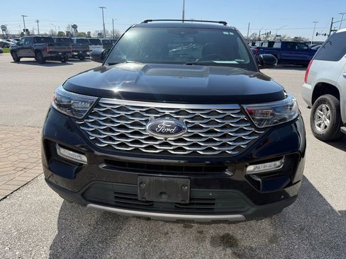 Used 2022 Ford Explorer Platinum w/ Equipment Group 601A AWD/4WD image 3