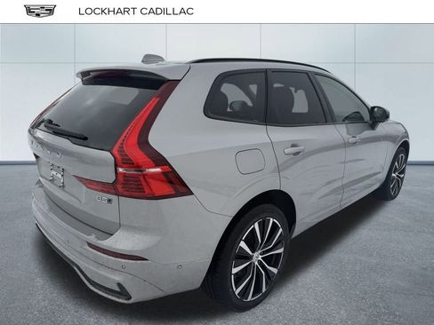 Used 2025 Volvo XC60 B5 Plus image 3