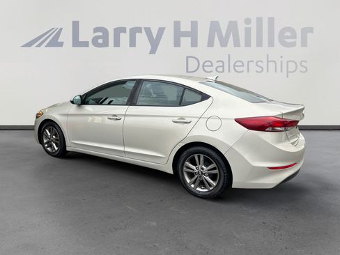 Used 2017 Hyundai Elantra SE w/ SE A/T Tech Package 03 image 4