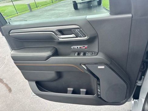 Used 2024 GMC Sierra 1500 AT4 w/ Technology Package AWD/4WD image 16