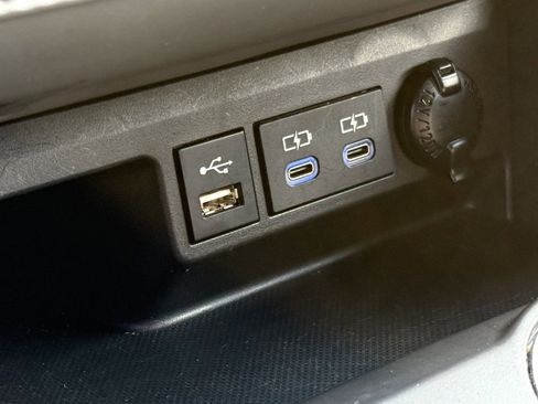 Used 2022 Toyota Highlander LE image 22