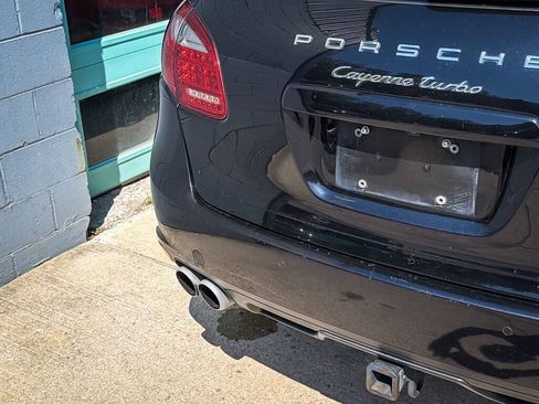 Used 2014 Porsche Cayenne AWD/4WD image 12