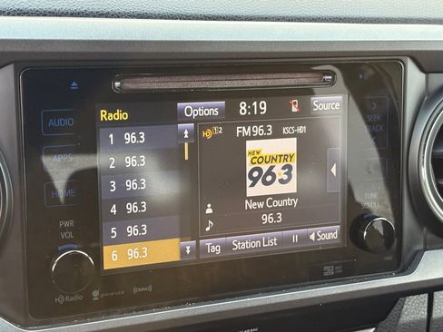 Used 2018 Toyota Tacoma TRD Sport image 28