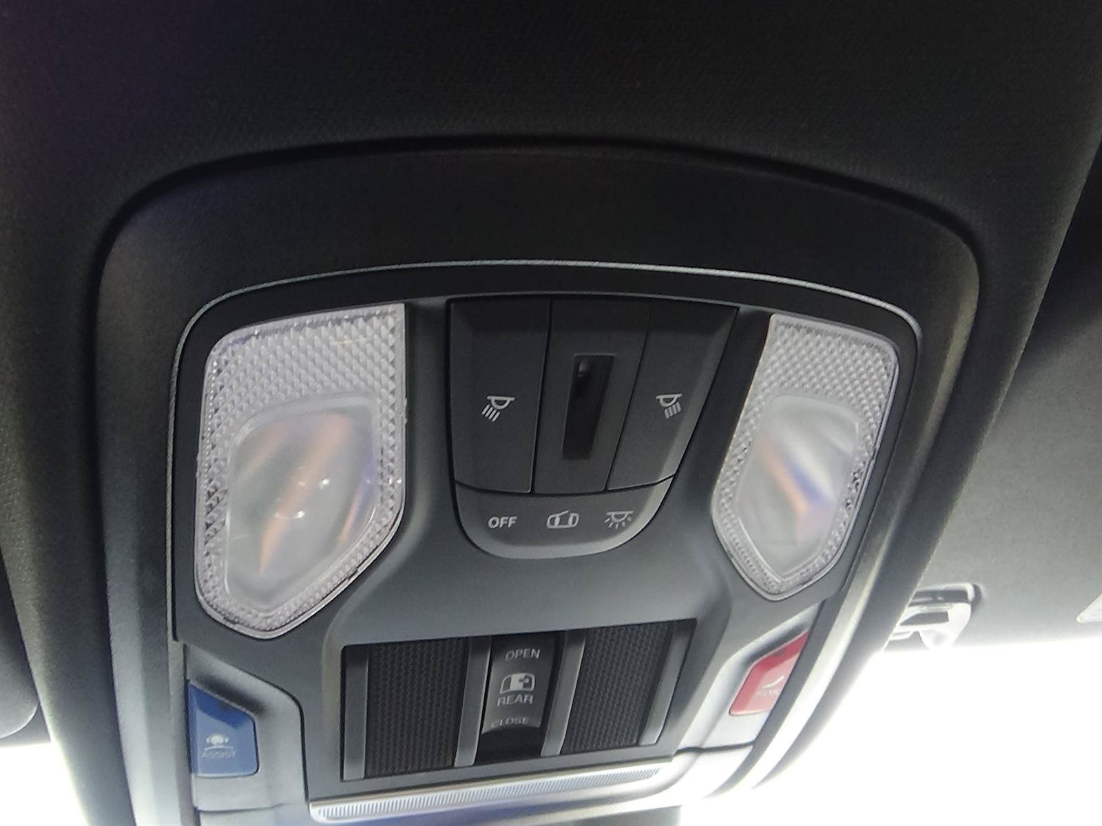 Used 2025 RAM 1500 Warlock AWD/4WD image 33
