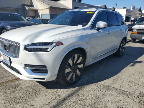 Used 2023 Volvo XC90 T8 Ultimate AWD/4WD image 2