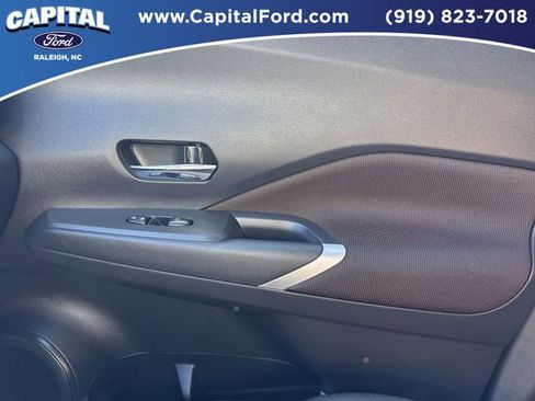 Used 2023 Nissan Kicks SR image 27