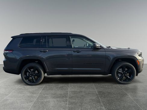 New 2025 Jeep Grand Cherokee L Altitude image 6
