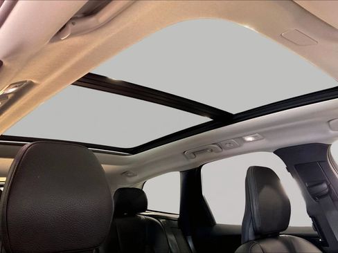 Used 2023 Volvo XC60 B5 Plus AWD/4WD image 27
