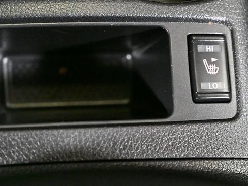 Used 2017 Nissan Rogue SV AWD/4WD image 25