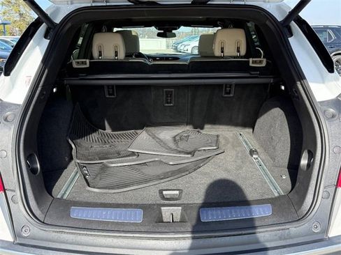 Used 2017 Cadillac XT5 Luxury w/ Driver Awareness Package image 4