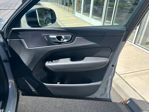 Certified 2025 Volvo XC60 B5 Plus AWD/4WD image 14