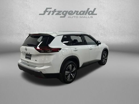 Used 2025 Nissan Rogue SL w/ SL Premium Package FWD image 7