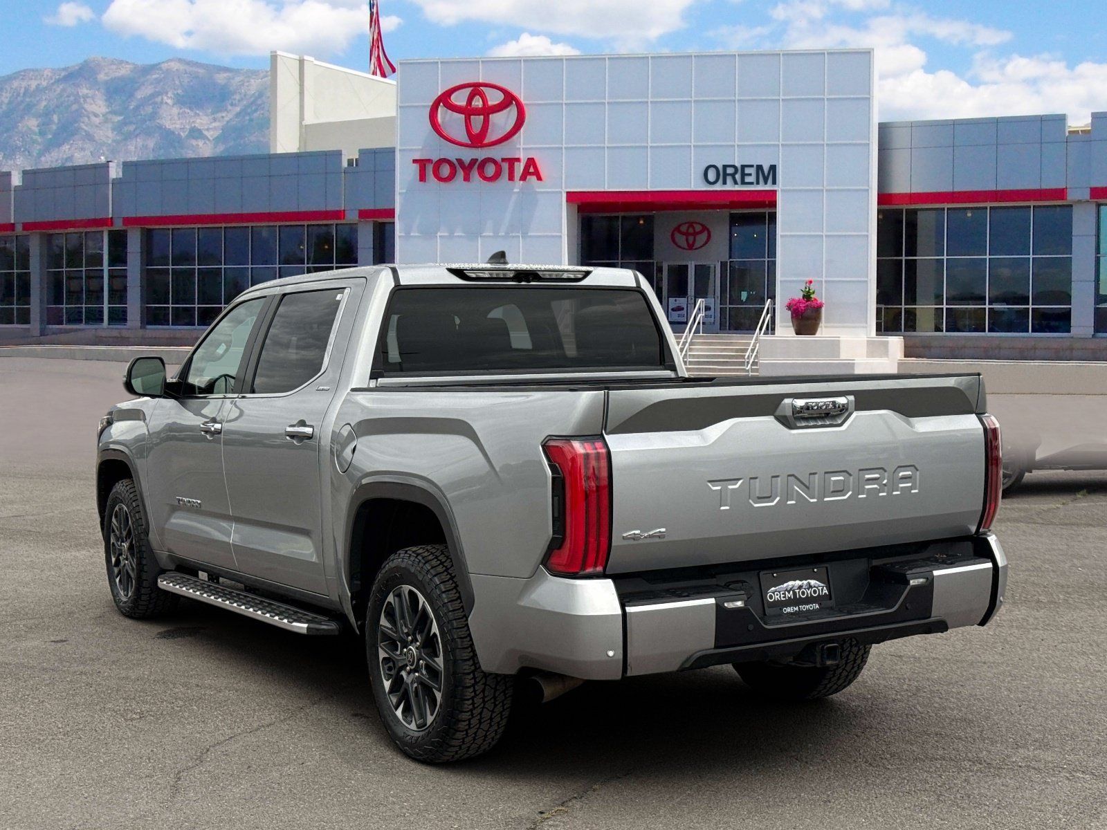 Used 2024 Toyota Tundra Limited AWD/4WD image 5
