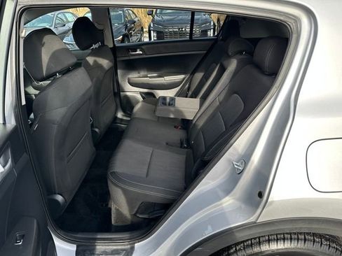 Used 2020 Kia Sportage LX image 19