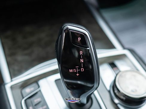 Used 2018 BMW 750i xDrive image 36