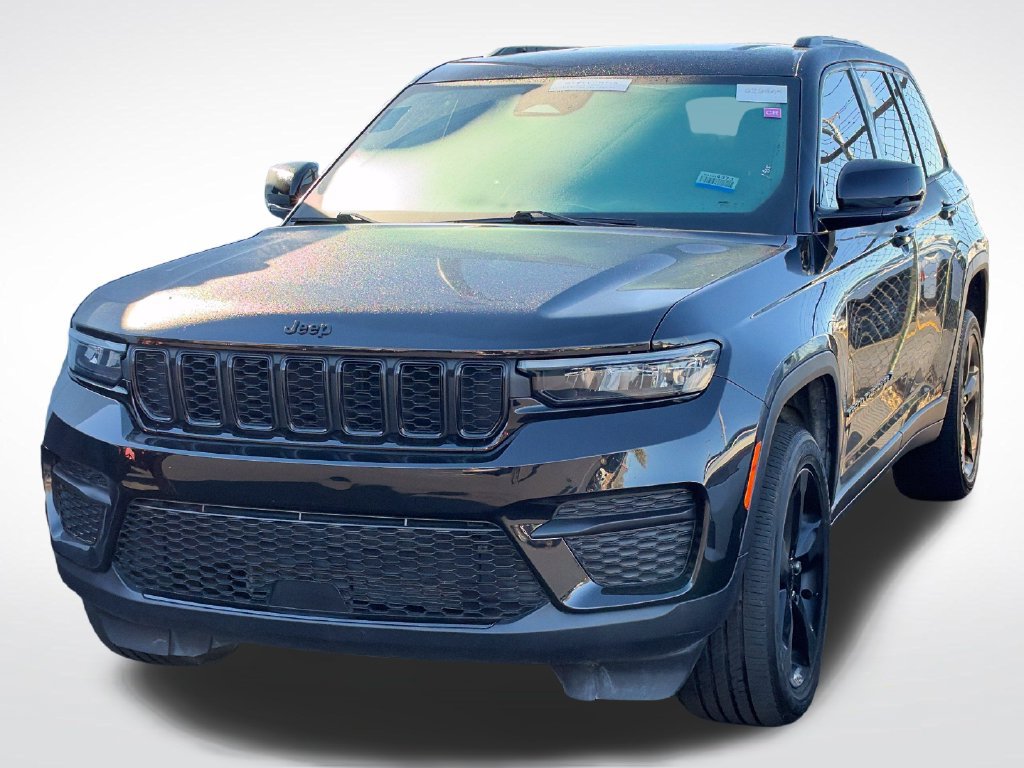 Used 2024 Jeep Grand Cherokee Altitude AWD/4WD image 6