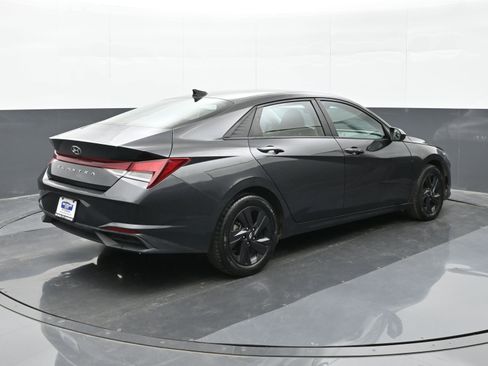 Used 2023 Hyundai Elantra SEL image 8