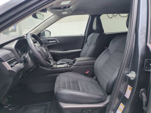 Used 2025 Mitsubishi Outlander SE AWD/4WD image 22
