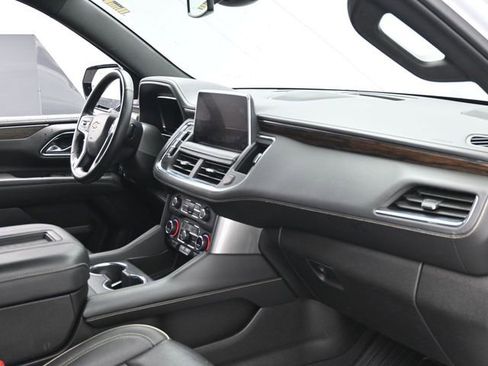 Used 2023 Chevrolet Suburban Premier image 28