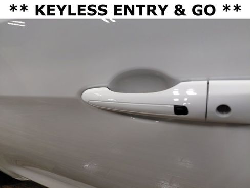 Certified 2025 Chrysler Pacifica Limited image 28