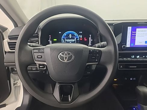 Used 2025 Toyota Camry SE FWD image 32