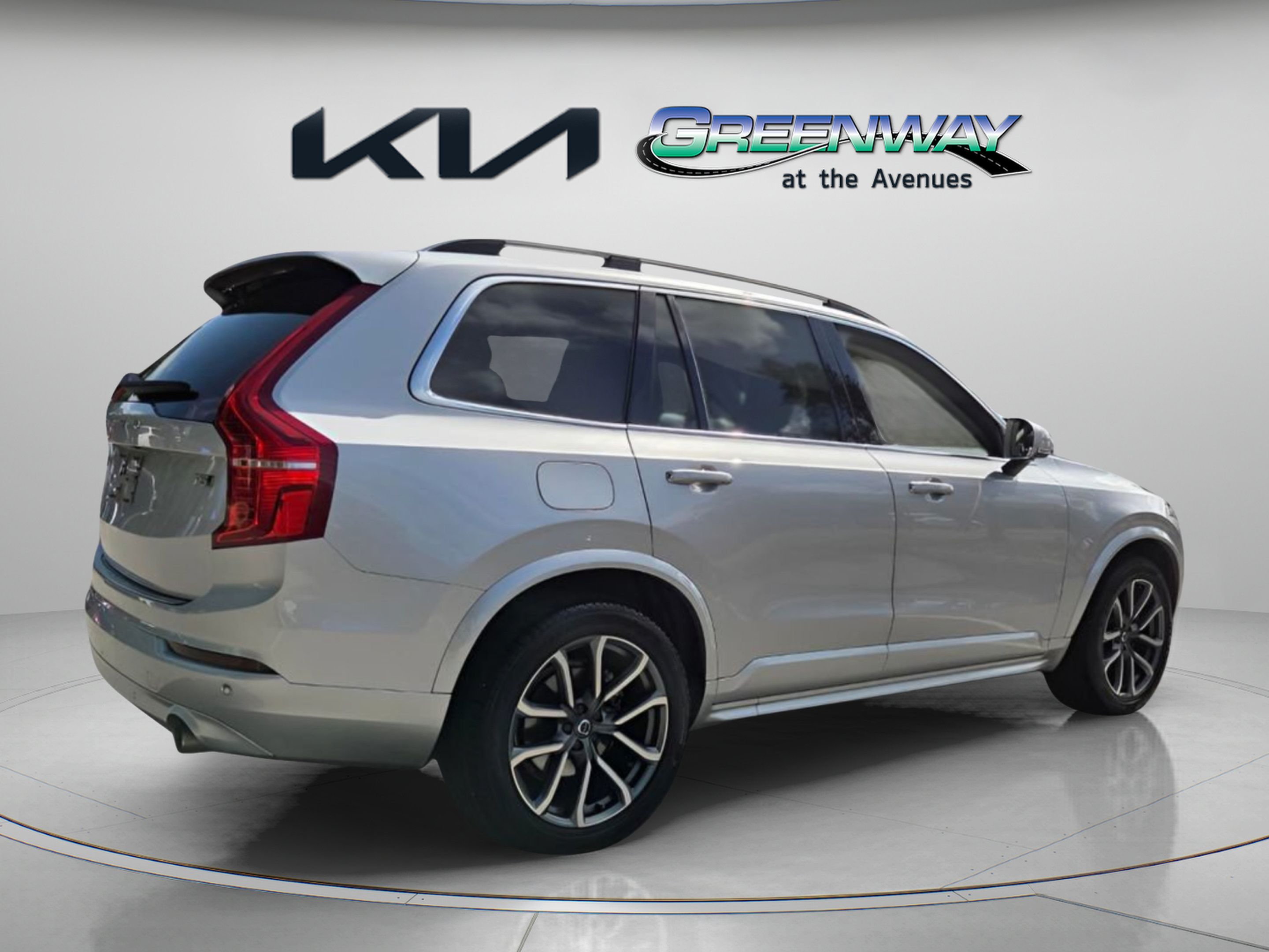 Used 2019 Volvo XC90 T5 Momentum w/ Protection Package Premier AWD/4WD image 7