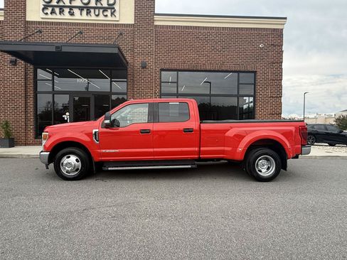 Used 2021 Ford F350 XLT w/ XLT Value Package RWD image 2