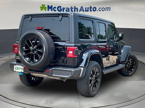 Used 2023 Jeep Wrangler Unlimited Sahara w/ Dual Top Group AWD/4WD image 7