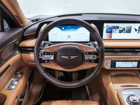 Certified 2025 Genesis G90 3.5T image 22