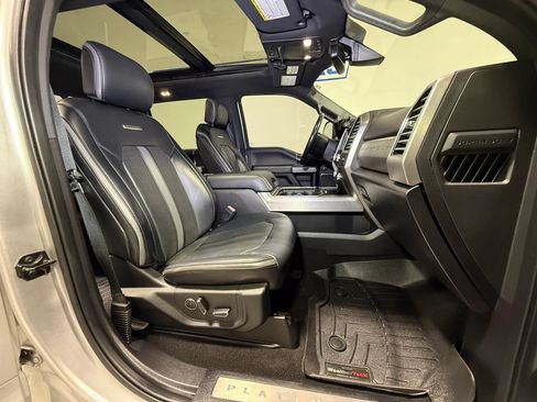 Used 2019 Ford F250 Platinum w/ Platinum Ultimate Package AWD/4WD image 12