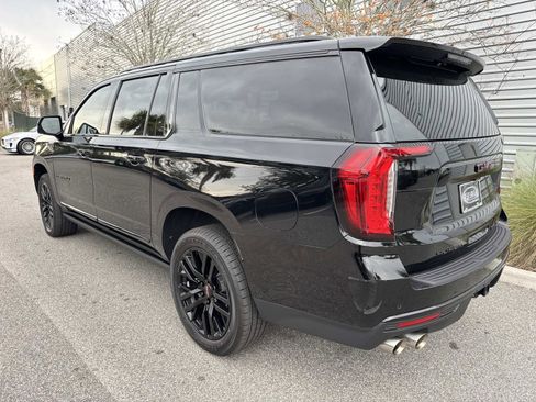 Used 2021 GMC Yukon XL Denali w/ Denali Ultimate Package image 3