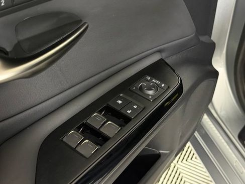 Used 2025 Lexus ES 350 w/ Premium Package FWD image 32