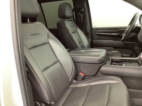 Used 2021 GMC Yukon Denali w/ Denali Premium Package AWD/4WD image 34