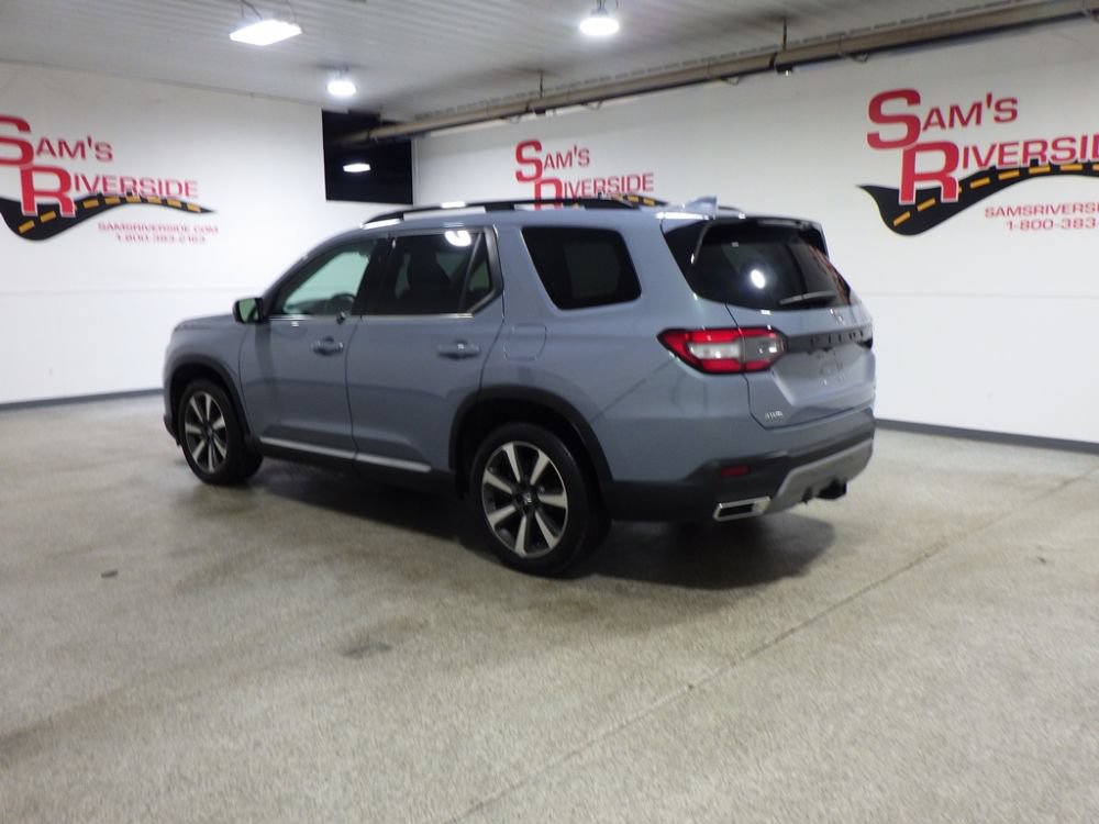 Used 2025 Honda Pilot Elite image 2