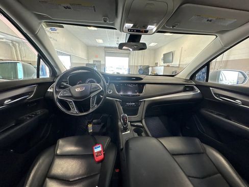 Used 2019 Cadillac XT5 Premium Luxury FWD image 10