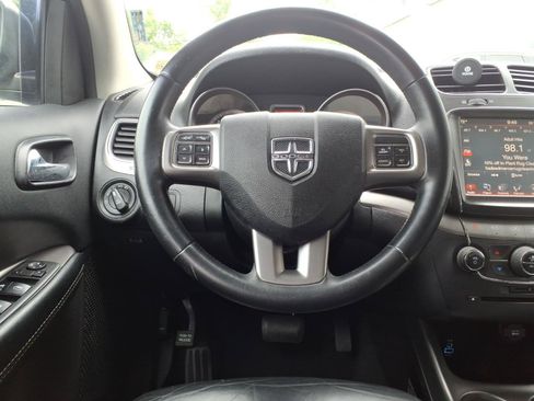 Used 2017 Dodge Journey Crossroad FWD image 4