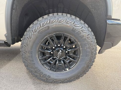 New 2026 Chevrolet Silverado 2500 ZR2 w/ LPO, Dark Essentials Package AWD/4WD image 31